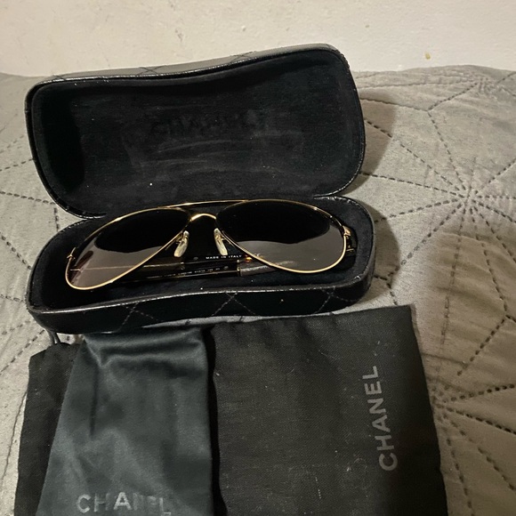 Chanel aviator sunglasses used only once or twice in original box - Picture 2 of 8